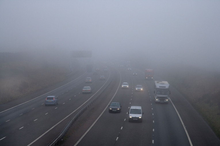 Magla ne popušta! Danas i rosulja, a jutarnja temperatura u minusu