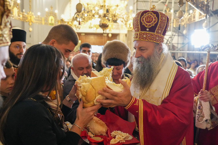 Patrijarh Porfirije predvodio Mitrovdan liturgiju u hramu posvećenom svetom Dimitriju