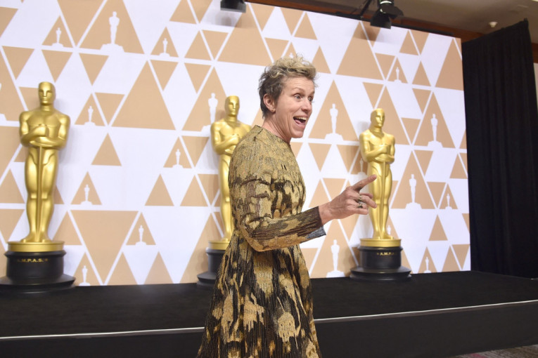 Frensis Mekdormand je osvojila tri Oskara ali jednu stvar nikad nije uspela: Stvarno sam loša u tome (FOTO/VIDEO)