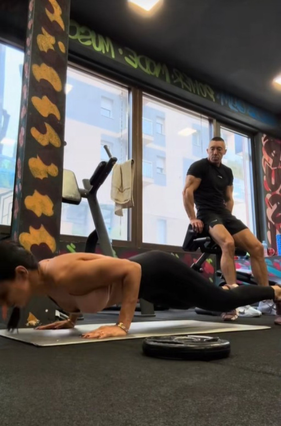 Otkriveno čime se bavi Editin dečko! Imao je burnu prošlost, a sad je isplivao zanimljiv snimak na mrežama! (FOTO)