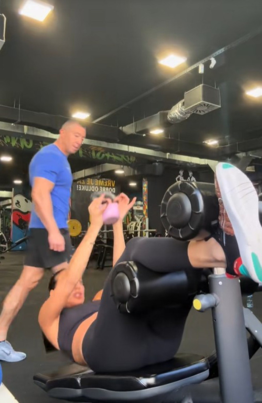 Otkriveno čime se bavi Editin dečko! Imao je burnu prošlost, a sad je isplivao zanimljiv snimak na mrežama! (FOTO)