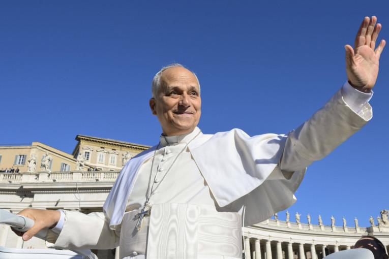 Papa Lav imenovao prvu ženu koja nije vernica na visoku funkciju u Vatikanu: Franja je nije voleo (FOTO)