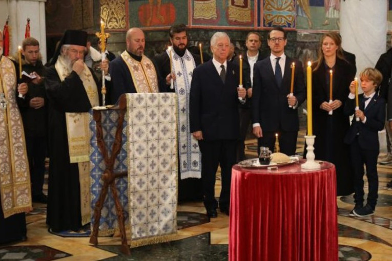 Na Oplencu proslavljen Dan pobede u Velikom ratu! Prestolonaslednik i Princ Filip predvodili ceremoniju (FOTO)