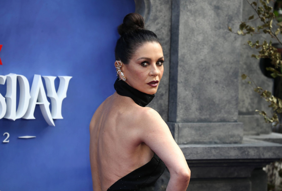 Ketrin Zita-Džons otkrila sa kim bi volela da glumi u trećoj sezoni "Srede": Ubiće me kad ovo bude čuo (FOTO)