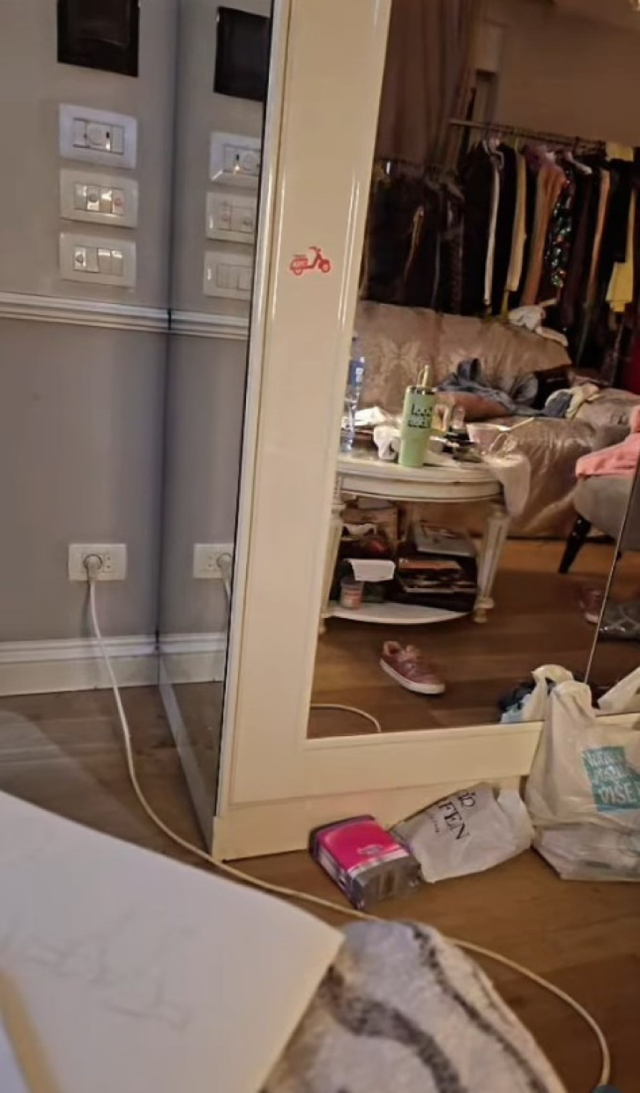 Ana Nikolić se preselila u hotel! Pevačica izašla iz stana vrednog pola miliona evra, evo šta se dešava!