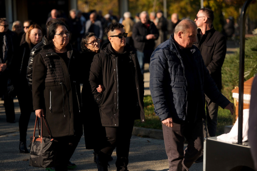"Moja uloga je da joj budem podrška" Džejla se oglasila o Šerifovićki, evo šta je poručila posle sahrane njenog oca