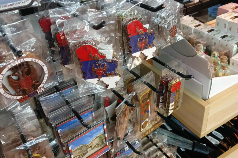 Kinezi "skratili" Srbiju: Skandalozne mape sa dvoglavim orlom u Nišu (FOTO)