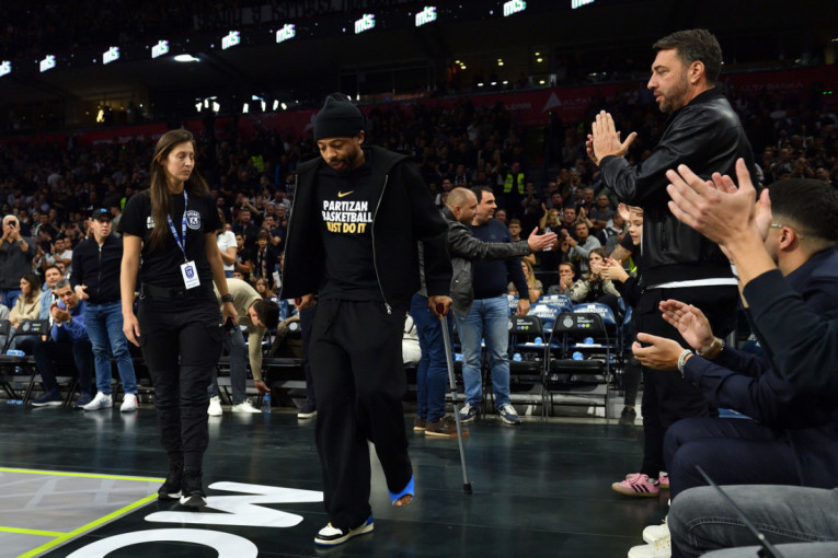 Ohrabrujuće vesti za Partizan: Karlik potvrdio, uskoro skida gips (FOTO)