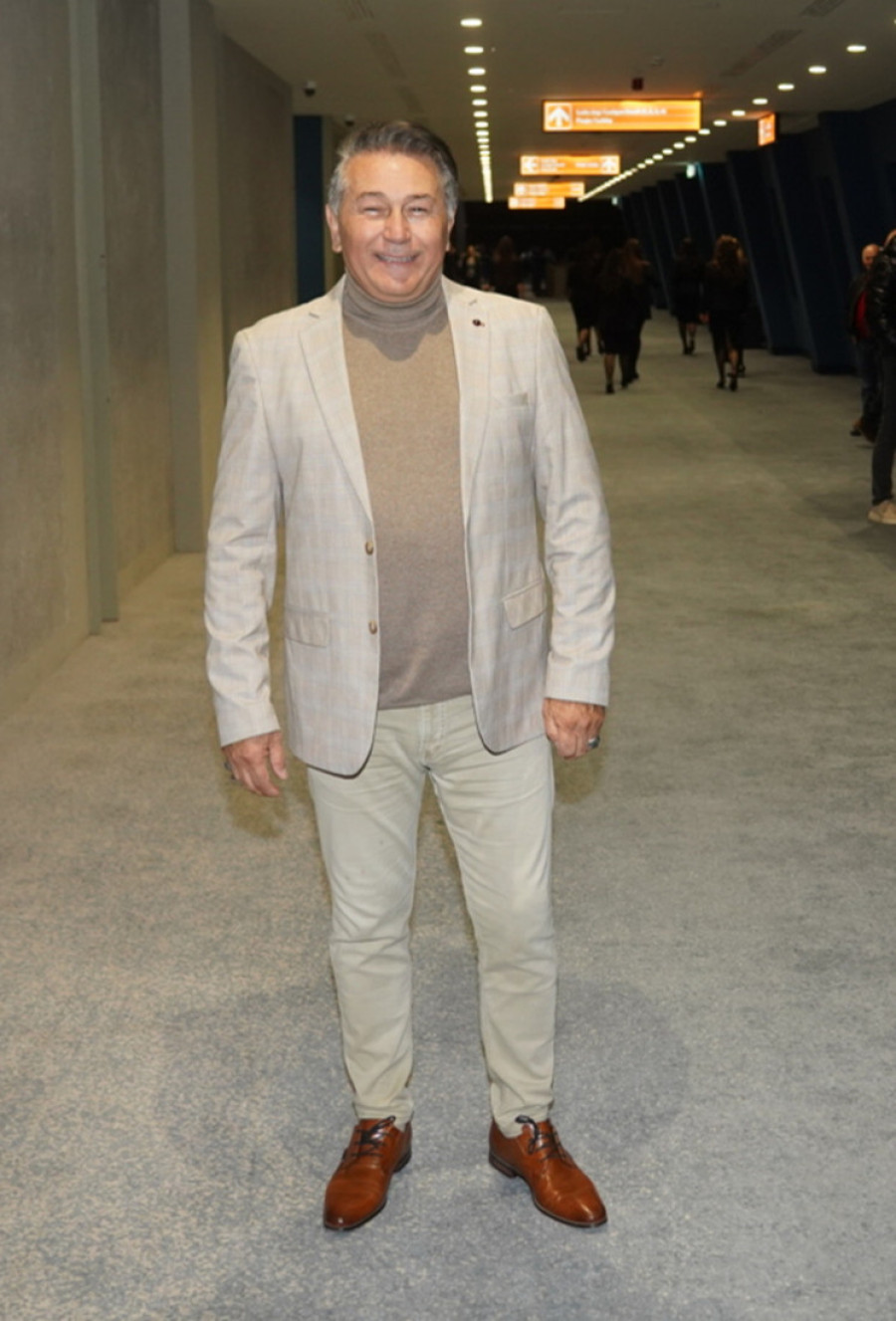 Veliki hit Harisa Džinovića trebalo je da otpeva drugi pevač: Morao je da je odbije - evo zašto!