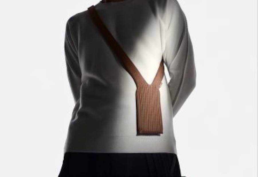 Znate li koliko košta Appleova “izrezana čarapa”? Mreže se grohotom smeju, fanovi luduju. Jasno je da se kupuje sve s logom jabuke (VIDEO)