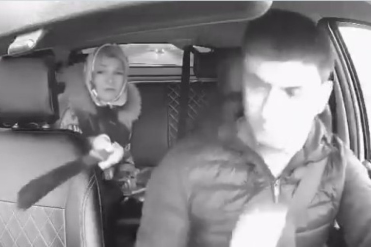 Žena pretila taksisti mačetom! Šokantan snimak pojavio se na društvenim mrežama (VIDEO)