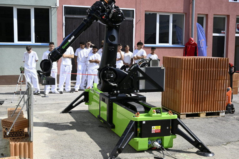 Od temelja do krova za tri dana: Robot sazidao kuću od 100 kvadrata! (FOTO)