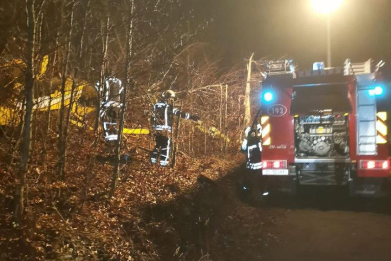 Prve slike sa mesta nesreće gde se srušio avion u Hrvatskoj: Evo šta su zatekli vatrogasci! (FOTO/VIDEO)