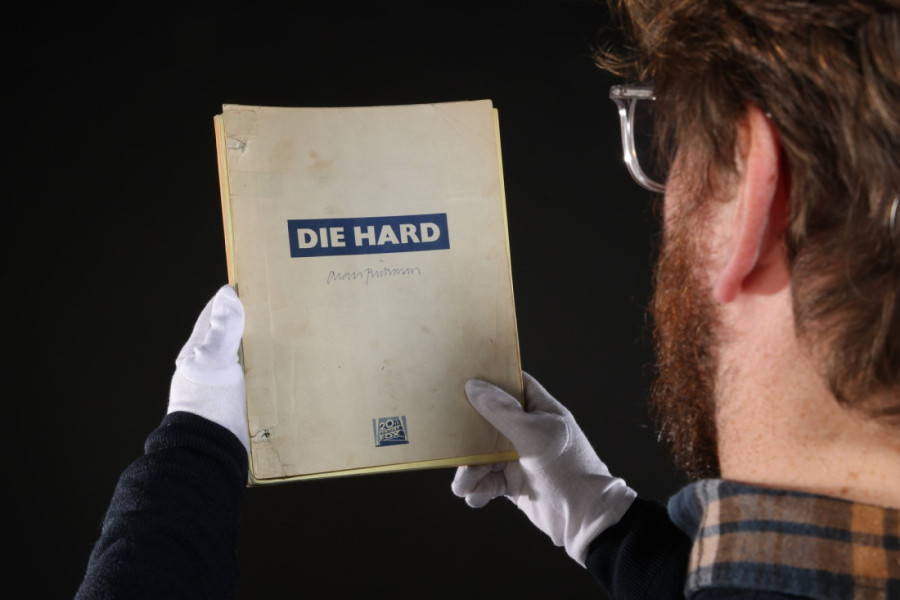 Uspomene legendarnog Alana Rikmana na aukciji: Od scenarija za "Umri muški" do predmeta iz "Harija Potera" (FOTO)