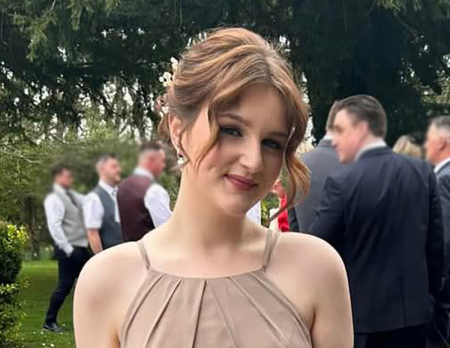 Tinejdžerka (17) poginula braneći mlađeg brata od provalnika! Rekla mu da se sakrije ispod kreveta, pa brutalno ubijena