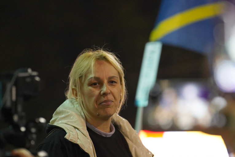 Dok narod štedi, ministri se ulepšavaju: Šokantni izdaci nemačkih političara za fotografe i šminkere!