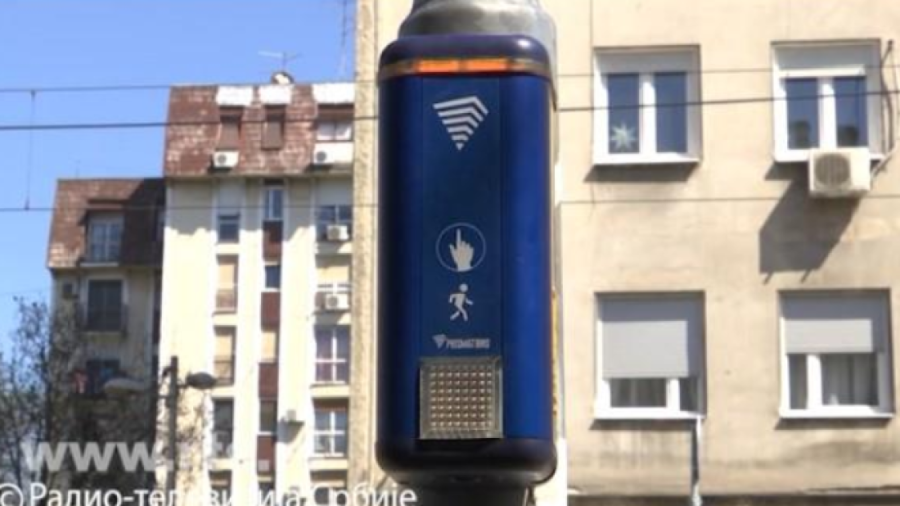 Velika zabluda pešaka: Dugme koje pritiskate nije za zeleno svetlo!