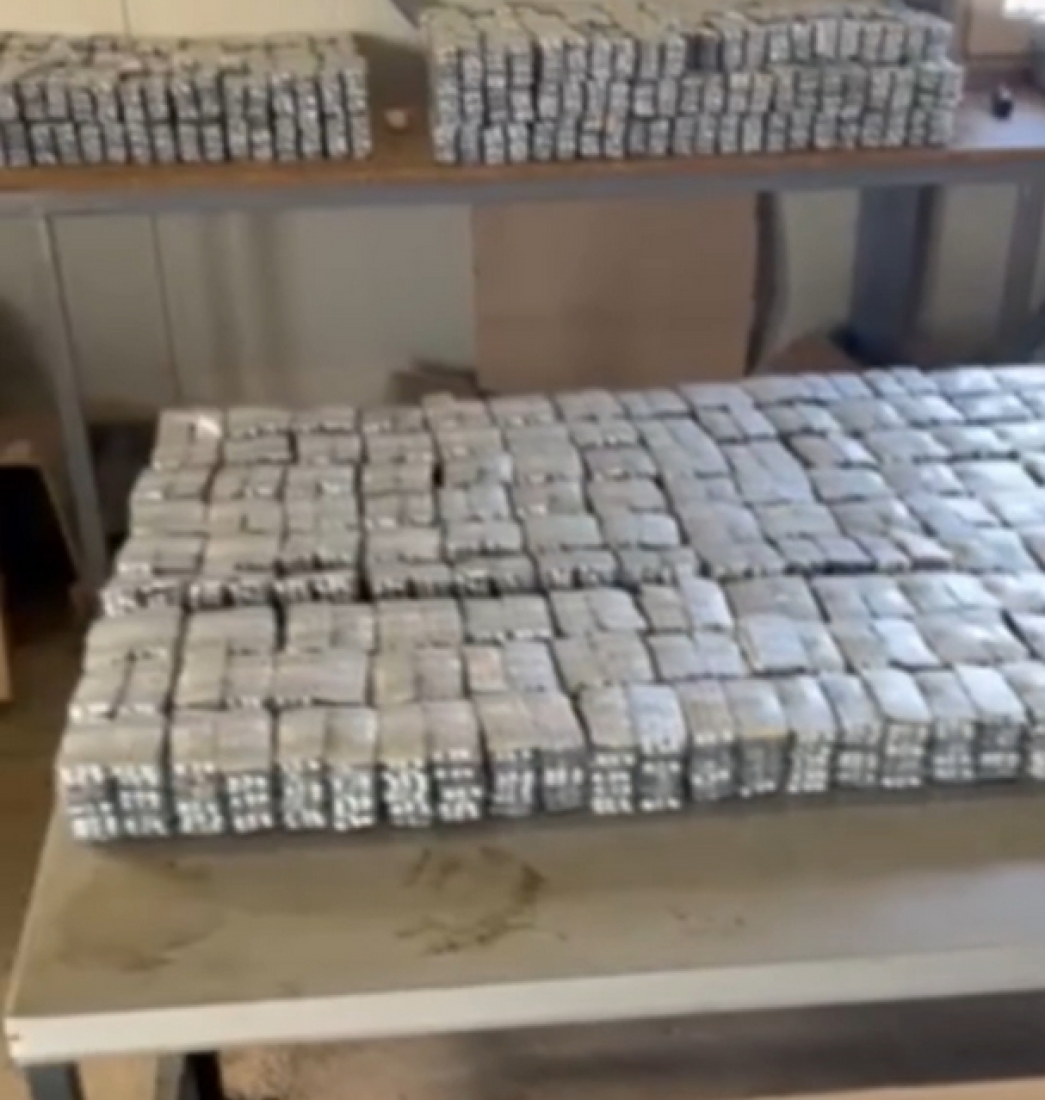 Uz papir i lekovi! Velika zaplena "bensedina" na graničnom prelazu Šid (FOTO)