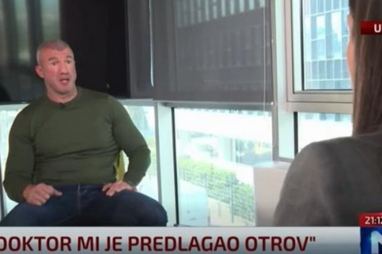 Dijanu Hrku vratili u šator: Nastavlja se drama ispred Skupštine