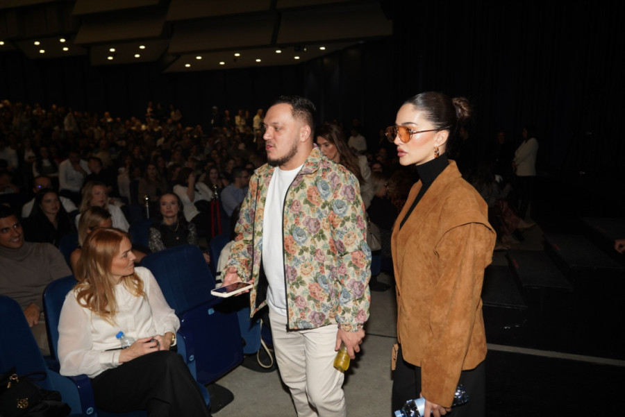 Ko je nova Gastozova devojka? Tina Amore večeras ulazi u Elitu! (FOTO)