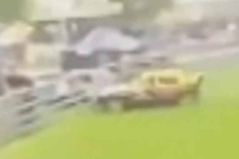 Automobilom probio ogradu i zakucao se u publiku: Povređeno 13 ljudi, dvoje u kritičnom stanju! (VIDEO)