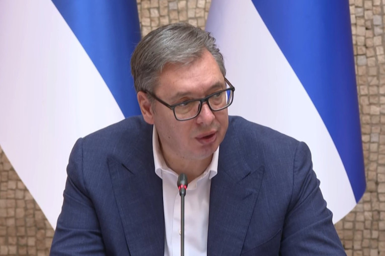 "I rafinerija i NIS moraju da rade!" Vučić na sednici Vlade: Donećemo odluku kakvu moramo (FOTO/VIDEO)