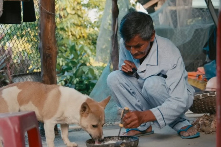 Fitnes influenser preminuo nakon opasnog izazova: Jeo 10.000 kalorija dnevno da bi dokazao delotvornost svog programa