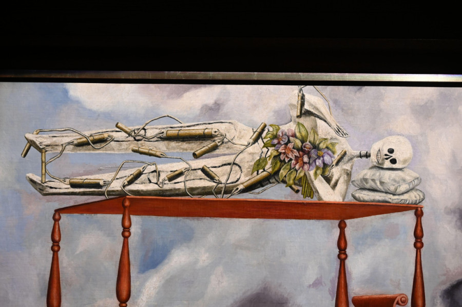 Frida Kalo i veliki kostur koji spava na njenom krevetu: Slika koja bi mogla da obori rekord na aukciji (FOTO)