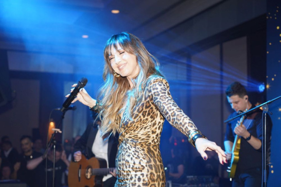 Nina Badrić zbog ove žene prekinula beogradski koncert: Jedno je odmah morala da joj kaže! (FOTO)