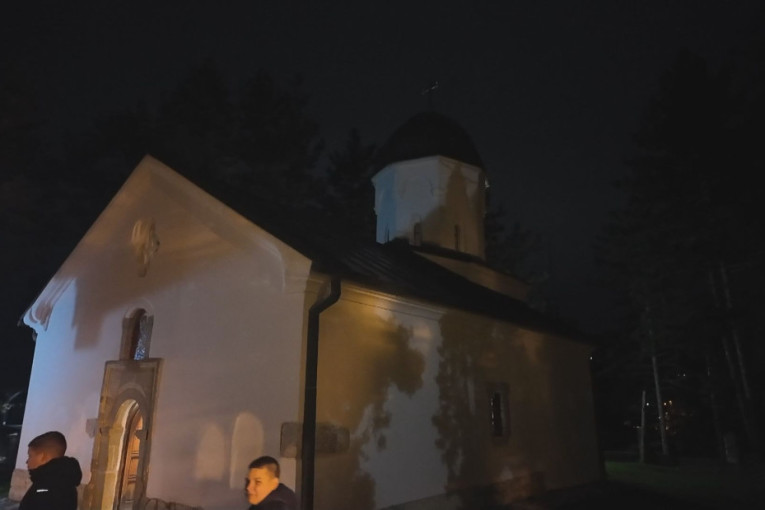 Sreli se posle dvadeset godina ćutanja i to u crkvi: Priča o Draganu i Blagoju iz Požege koja je raspametila Srbiju (FOTO)