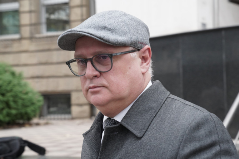 Vesić izneo odbranu u tužilaštvu, ali nije odgovarao na putanja tužilaštva