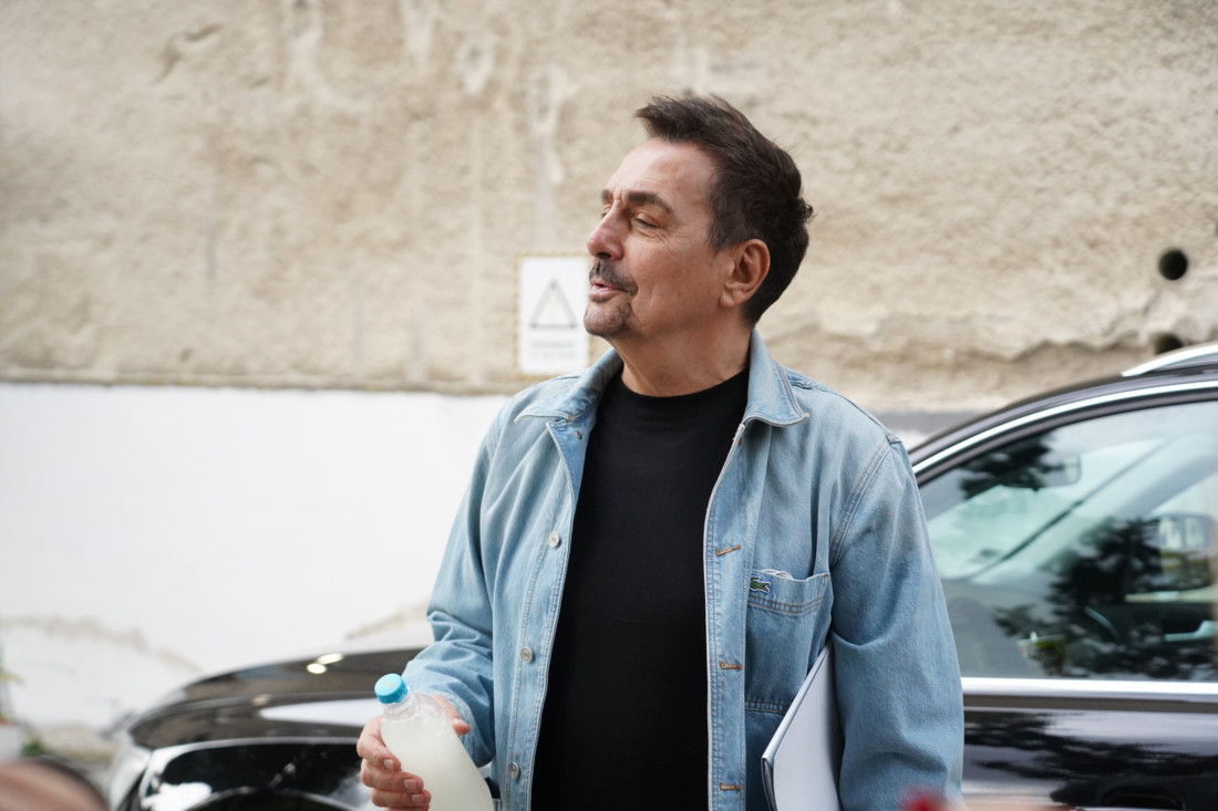 Kebina bivša snajka završila na štakama! Evo šta je sve snašlo! (FOTO)