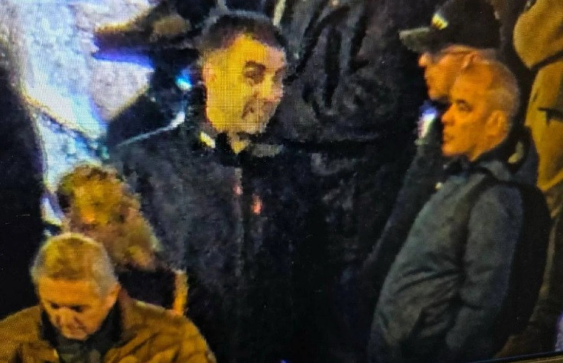 Blokada eskalirala: Policija formirala kordon ispred Vlade Vojvodine! Među blokaderima braća Ješić, Pogačar i Cvijetić (VIDEO)