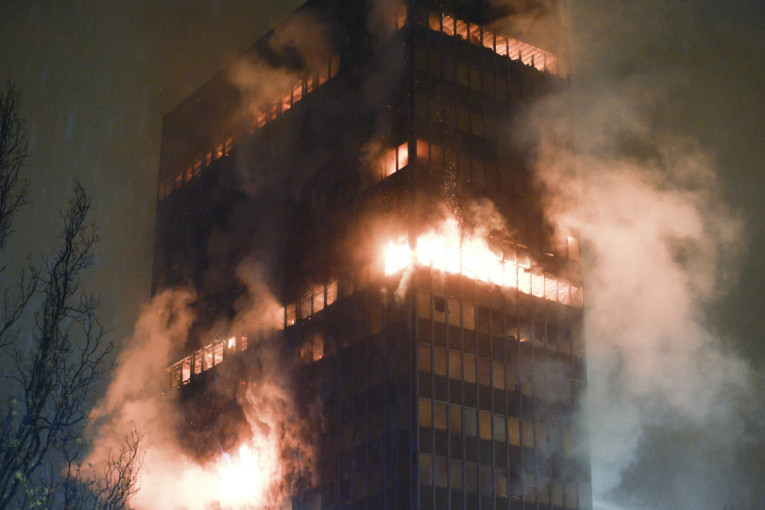 Pakao u Zagrebu: Vjesnikov neboder potpuno uništen u požaru! (FOTO)