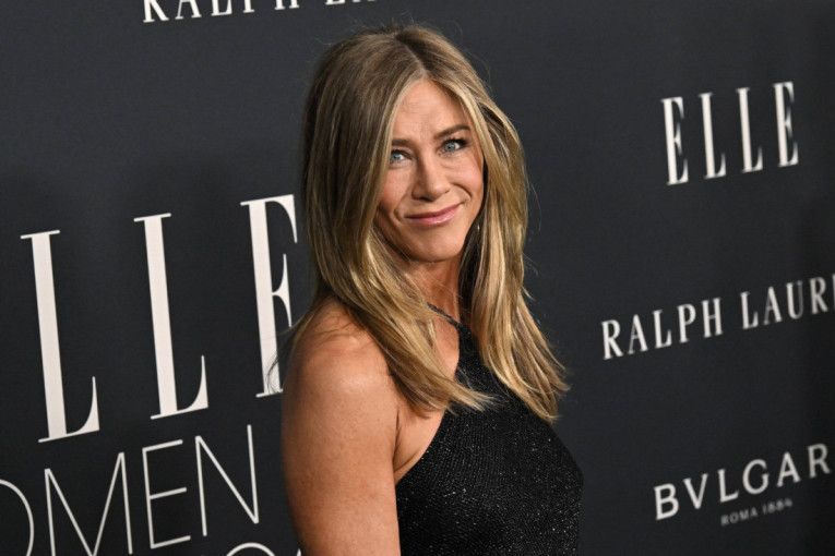 Rejčel je i dalje tu: Dženifer Aniston probudila nostalgiju pojavivši se na crvenom tepihu u prepoznatljivoj vintidž kreaciji (FOTO)