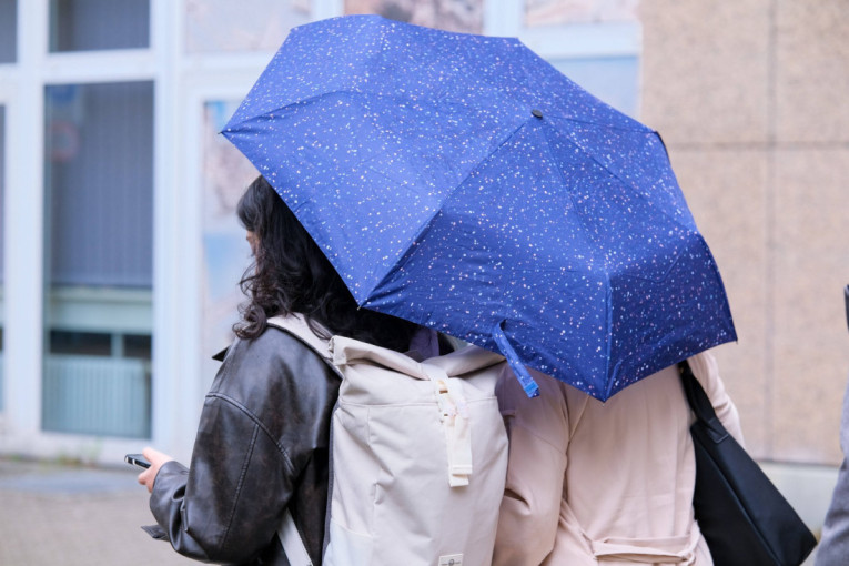 Počinje sneg u Srbiji! Ledena kiša već pravi probleme u ovom delu zemlje, evo do kada će trajati nevreme