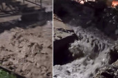 Ciklon razorio sever Crne Gore! Bujica progutala most u Kolašinu - meštani gledali kako im klizišta prilaze kućama! (VIDEO)