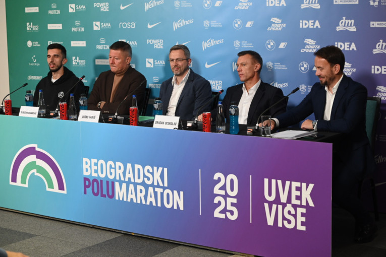 Zapušeni odvodi izazvali haos u Budvi: Voda nosi automobile (VIDEO)