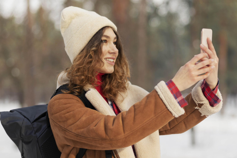 Pakovanje za zimovanje bez stresa: Kako maksimalno iskoristiti prostor u koferu, a poneti sve što treba?