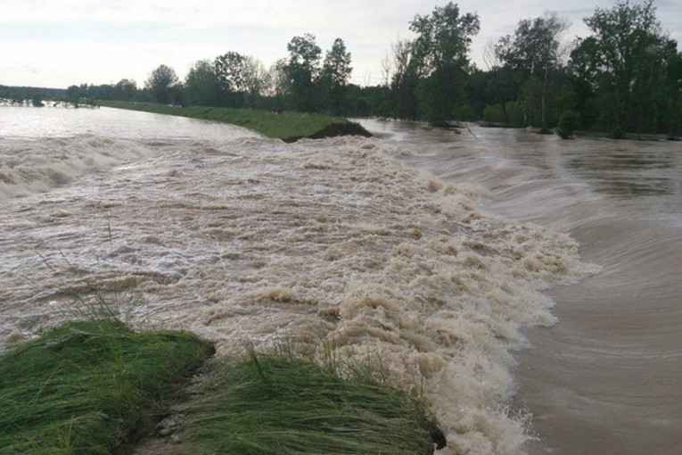 Sneg, poplave i nestanci struje: 40 hitnih intervencija širom Srbije