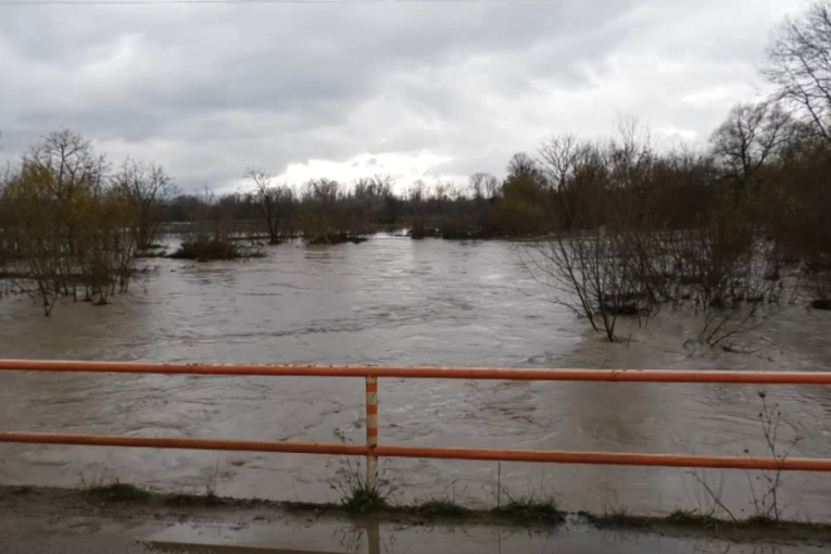 U još jednom gradu vanredno stanje: Južna Morava stvara muku, strah od nove kiše
