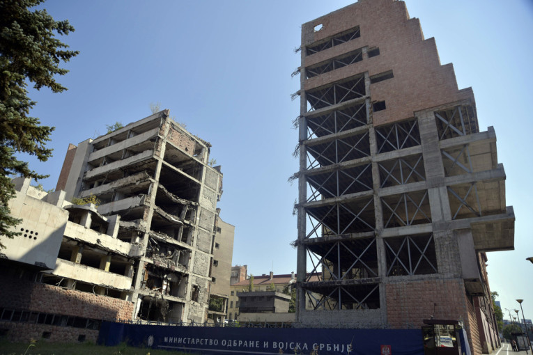 Mrdić betonirao Tepićku: Neka odgovori da li je učestvovala u montiranju afera! (VIDEO)