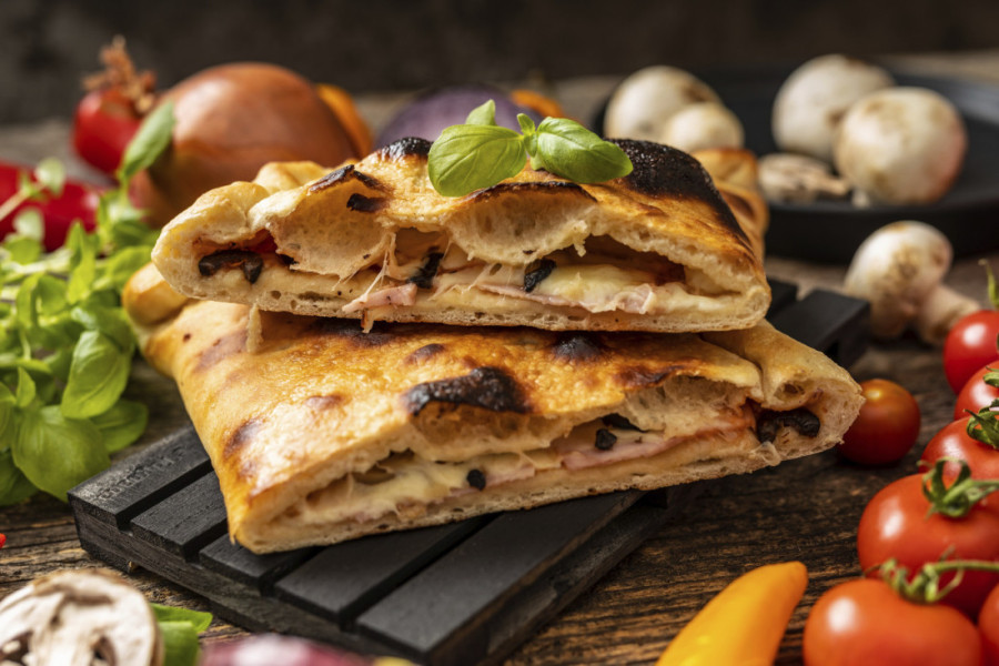 Recept dana: Mini kalcone sa testom koje se ne čeka da naraste, a nadev birate sami