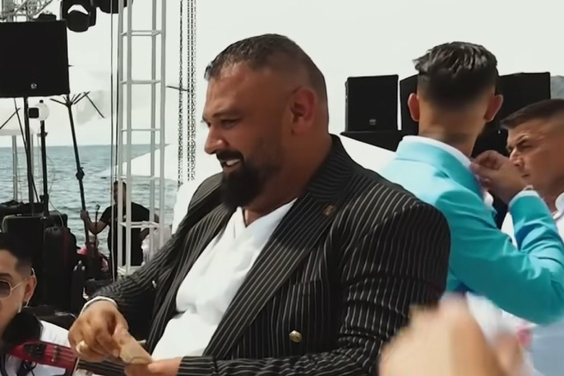 Gazda Mecka tri sina oženio u istom danu! Na svoja poznata slavlja je znao da "baci" milione evra