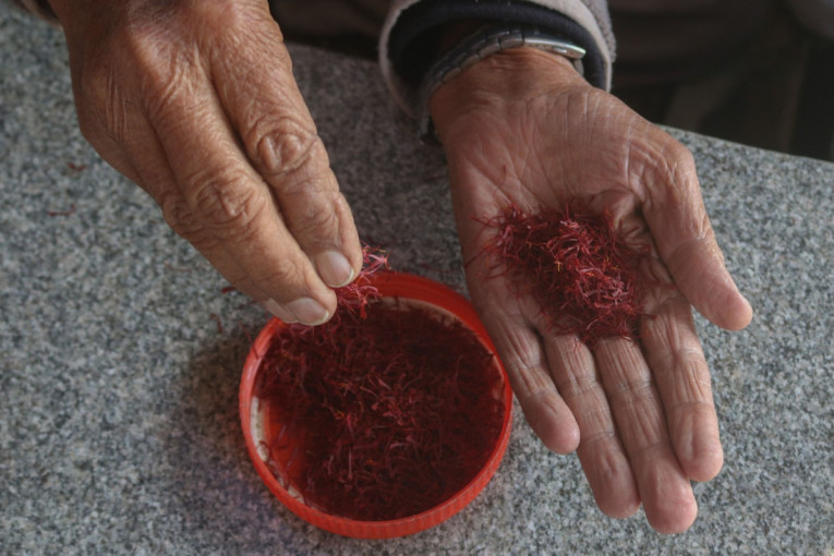 Ovaj začin vredi više od zlata: Cena po gramu će vas šokirati, evo gde se uzgaja u Srbiji!