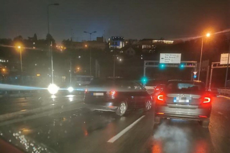 Haos u Beogradu: Lančani sudari na dva mosta, ima povređenih - pratite  24sedam kamere i izbegnite kolaps! (FOTO)