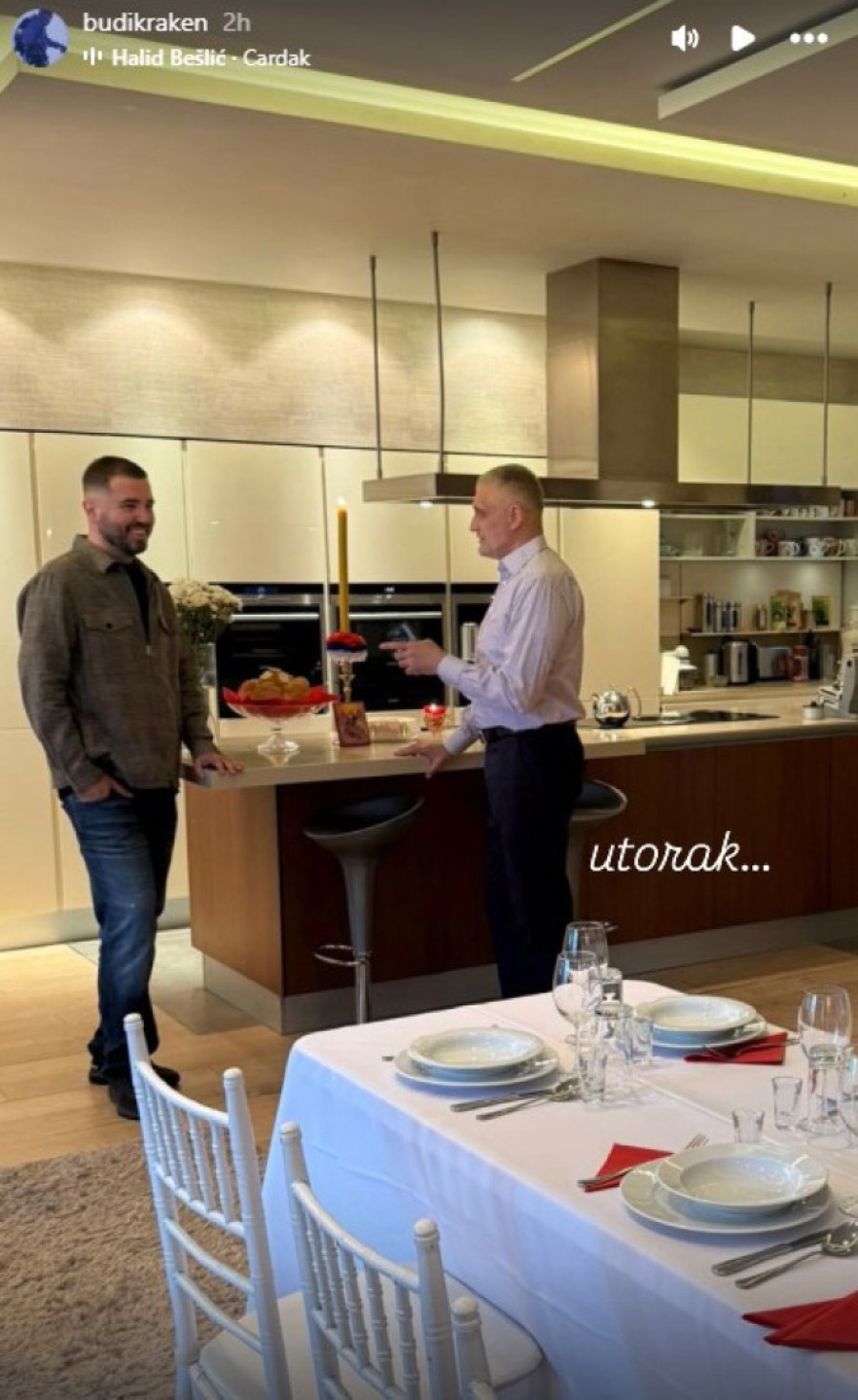 Čeda Jovanović slavi Aranđelovdan u luks stanu na Novom Beogradu! Ovako dočekuje goste (FOTO)