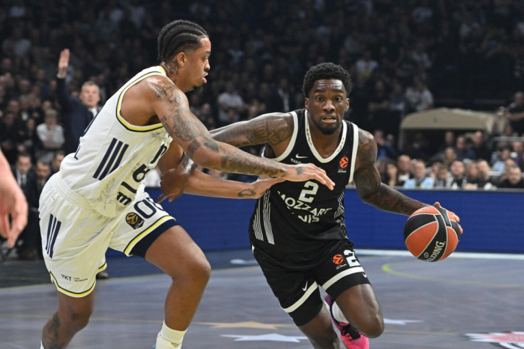 Fener slavio u Areni: Pogledajte hajlajtse osmog poraza Partizana u Evroligi (VIDEO)