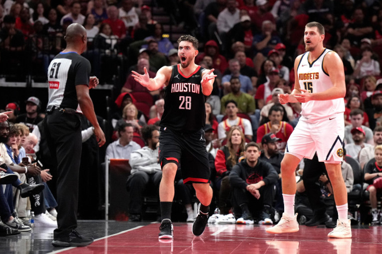 Jokić ostao bez tripl-dabla zbog neverovatne odluke! NBA liga "pokrala" Srbina!