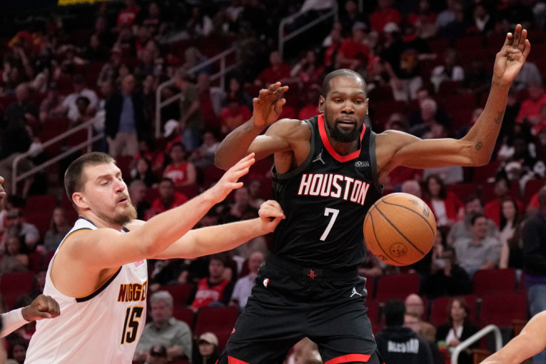 Čudesno dodavanje, a onda i "posterizovanje" Šenguna: Pogledajte sve Jokićeve poteze u pobedi Denvera (VIDEO)